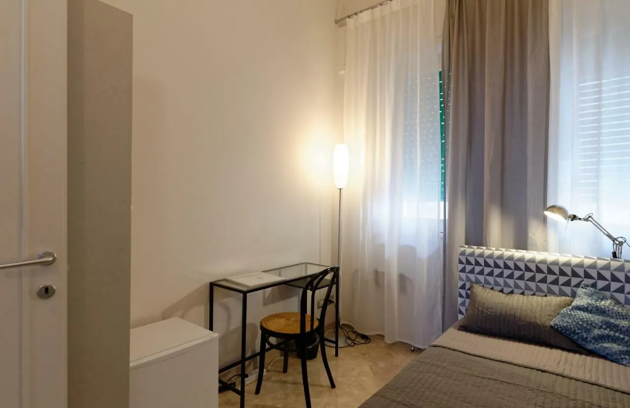 *** Bed & Breakfast B&B Questa casa non e'un albergo Palermo Italia