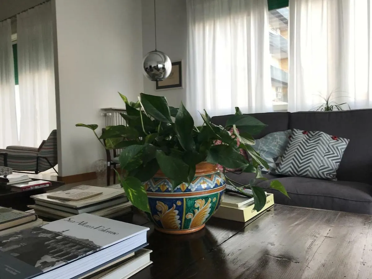 Bed & Breakfast B&B Questa casa non e'un albergo Palermo
