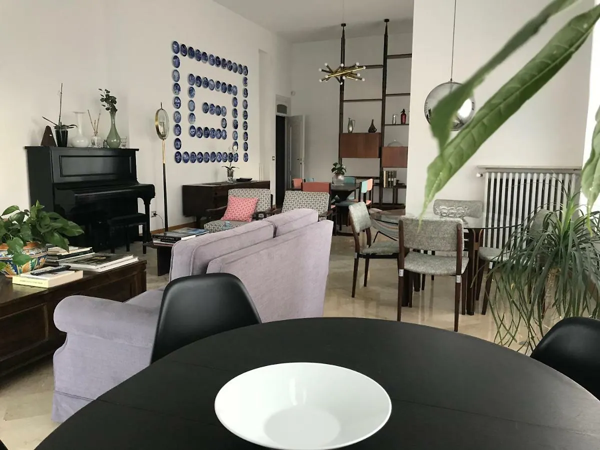 B&B Questa Casa Non E'Un Albergo Palermo Bed & Breakfast