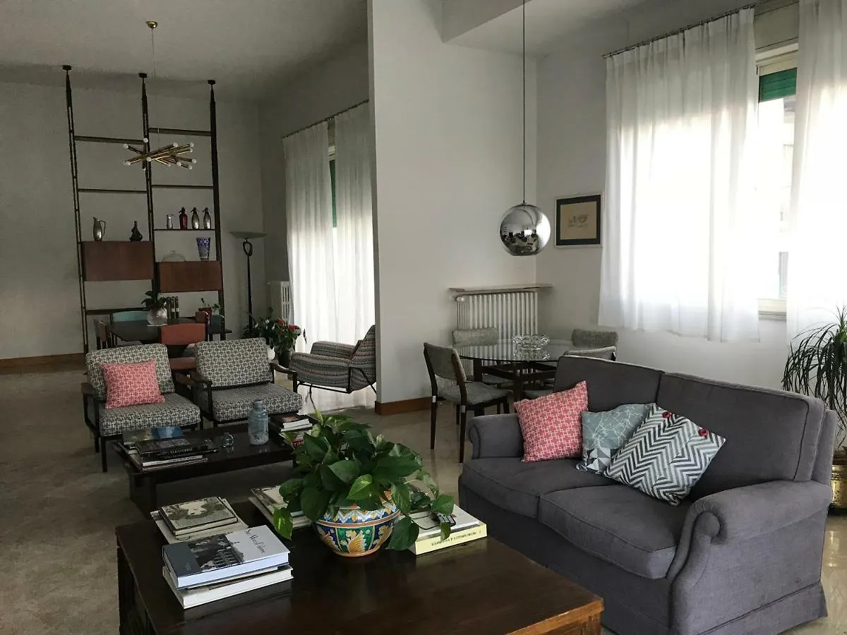 B&B Questa Casa Non E'Un Albergo Palermo Italy