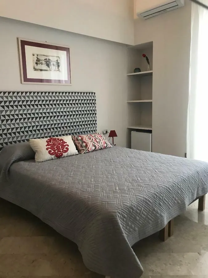 B&B Questa Casa Non E'Un Albergo Palermo 3*,  Italy